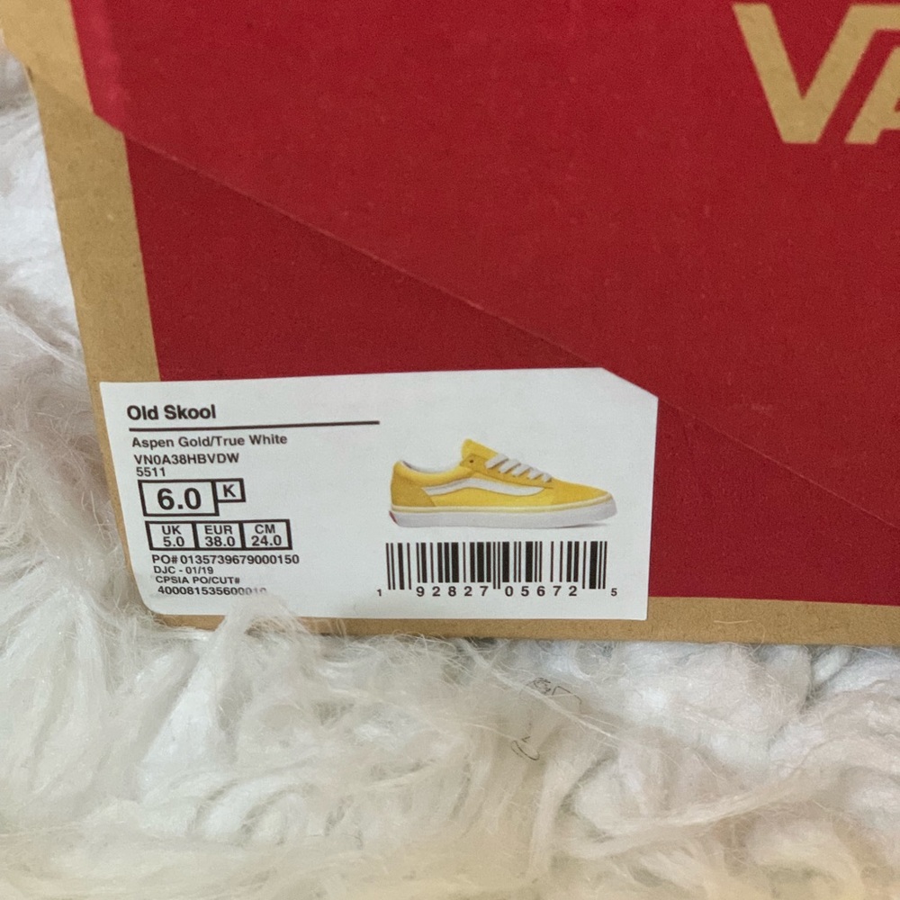 Brand new yellow old skool vans